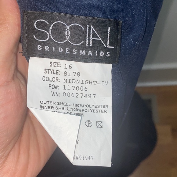 NWOT Social Bridesmaid One Shoulder Trumpet Gown - Picture 12 of 12